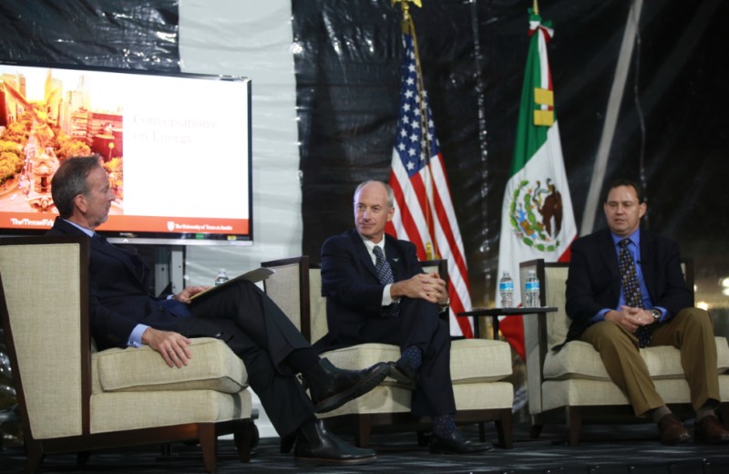 Texas Edge presentation in Mexico City: Discussing energy challenges with Dr. Michael Webber and Ambassador Garza in Mexico City.