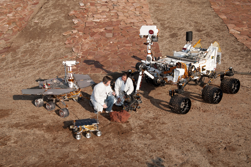 exploring-with-the-rovers-fig1