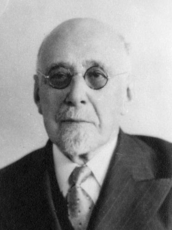 one-family-three-giants-fig3