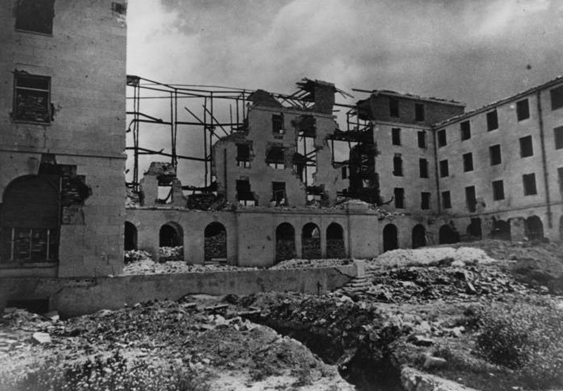 one-family-three-giants-fig9