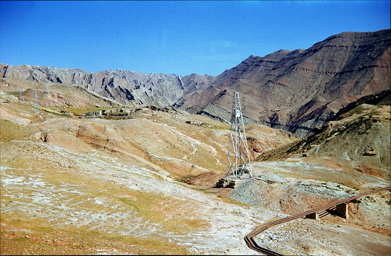 The-Oil-Monarchs-New-Clothes-fig2